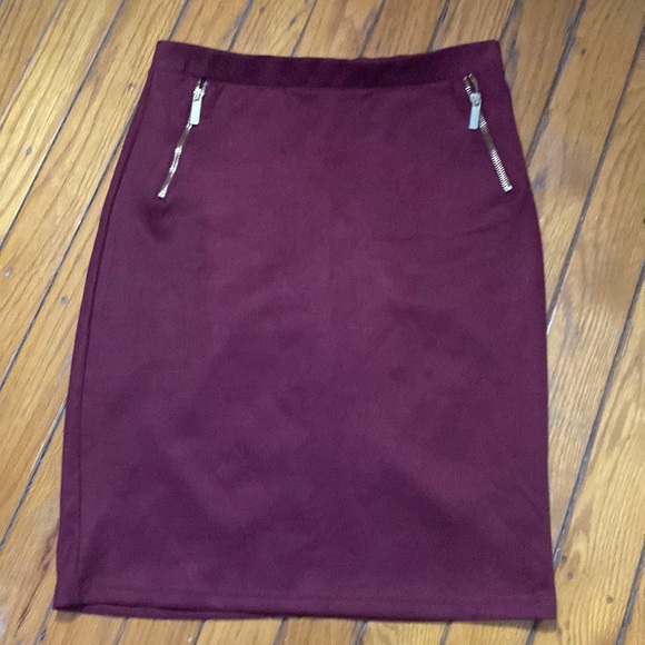 Plum Skirt - Picture 4 of 9